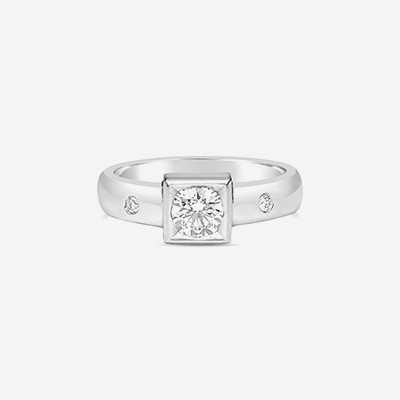 18kt brill center diamond engagement ring