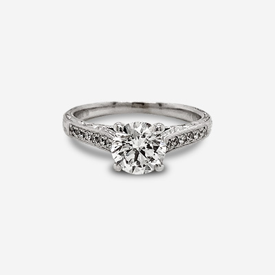 18kt White Gold Round Center Diamond Ring