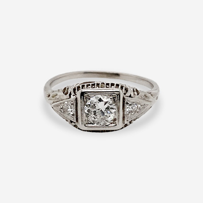 14KT White Gold Round Diamond Antique Ring